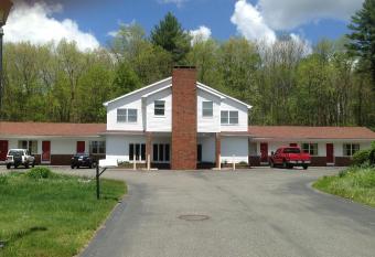 Economy Lodge 682 Main St Sturbridge allows 18 year olds to book a room