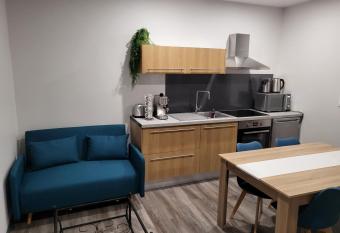 BONHEUR has Balcony rooms