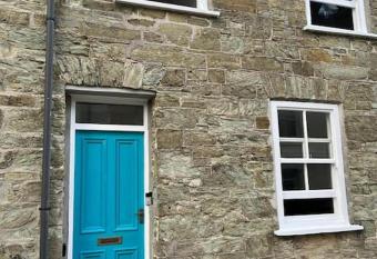 18 Church Street has Balcony rooms