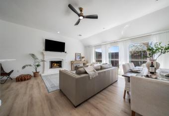 The Lido House, Cozy Family-Friendly Retreat allows 18 year olds to book a room