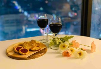 Cozy house with netflix near guri station 5min allows 18 year olds to book a room