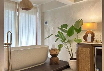 NUSA VILLA has Balcony rooms