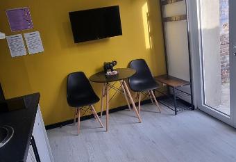 Studio Jasmin tout confort, r  nov   allows 18 year olds to book a room