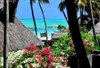 Amka House has Balcony rooms