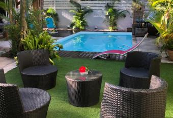 Villa Tikoinjoli has rooms with a private hot tub