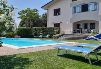 La Casa delle Rondini has Balcony rooms