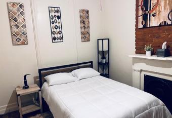 5 Minutes walk to VCU allows 18 year olds to book a room