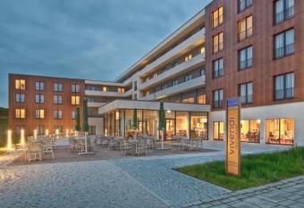 Sant   Royale Hotel- & Gesundheitsresort Warmbad Wolkenstein allows 18 year olds to book a room