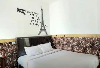 Aeropolis Apartemen has Balcony rooms