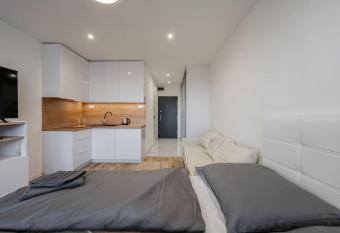 J Komfortn   byt na skok od centra allows 18 year olds to book a room