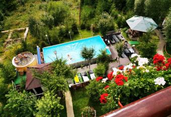 Vila Alunis has Balcony rooms