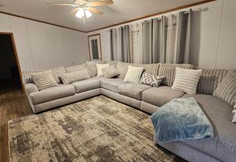 Camp Joy Lake House, Caldwell, TX sleeps 10 has Balcony rooms