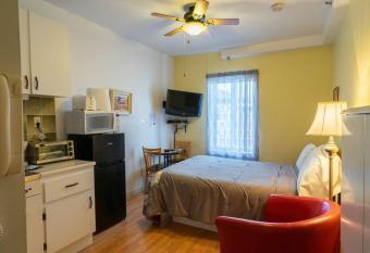 225 Havre de s  r  nit      proximit   de l   eau allows 18 year olds to book a room