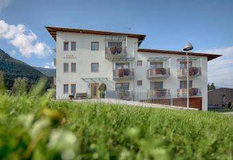 Garni Schorneck has Balcony rooms