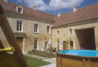 Le Petit Fort has Balcony rooms