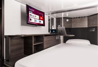 Kepler Club Kuala Lumpur Airport - KLIA T1 Landside allows 18 year olds to book a room