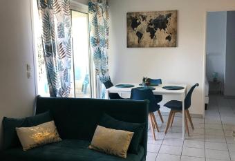 Appartement id  alement situ   - la Seyne sur mer has Balcony rooms