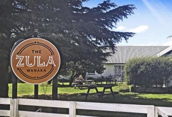 Zula Lodge has Balcony rooms