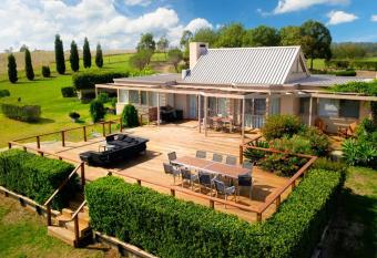 Grapevines Boutique Accommodation has Balcony rooms