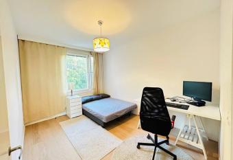 Relax Convenient Transit Stays -shared apartment allows 18 year olds to book a room