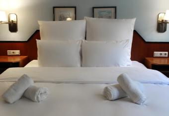 Hotel Mozart Bonn allows 18 year olds to book a room