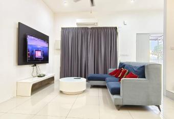 Ipoh Tambun Sunway next to Heaven Spacious Luxury Home has Balcony rooms