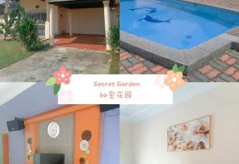 Secret Garden has rooms with a private hot tub