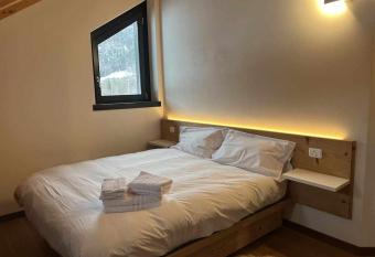 Casa Giuliana con SkiBus Gratis allows 18 year olds to book a room