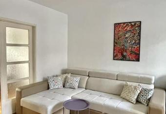 Central Apartment has Balcony rooms