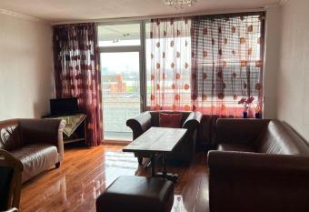 Rheinblick Neuss - D  sseldorf has Balcony rooms