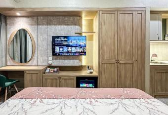 Casa de Parco near ICE BSD AEON Mall - Wabi Sabi has Balcony rooms