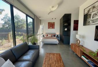 Tanderrum Guest Suite has Balcony rooms