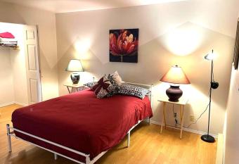 Beautiful Room with Attached Bath- Spacious & Close to Town Centre has Balcony rooms