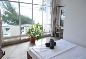 The Stables Hotel Midigama has Balcony rooms