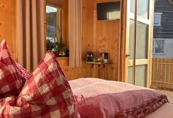   bernachtung beim Bio-Metzger Zimmer  has Balcony rooms