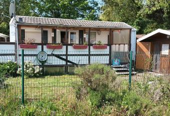 Chez Bernard has Balcony rooms