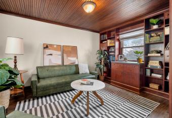 Historic Gem & Modern Elegance allows 18 year olds to book a room