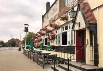 The Poacher allows 18 year olds to book a room