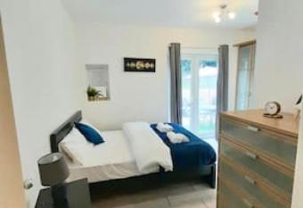 Luxurious Ensuite allows 18 year olds to book a room