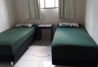 Apto n  5 - 1 qto 2 camas solteiro com ar condicionado e garagem allows 18 year olds to book a room