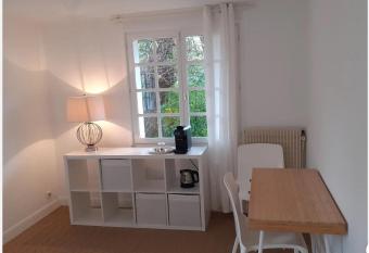 Mendiska has Balcony rooms