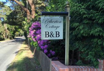 Petherton Cottage Studios allows 18 year olds to book a room