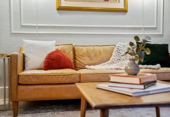 Walk To Cherry Street,pets, Hot Tub By Hvnlyhomes allows 18 year olds to book a room