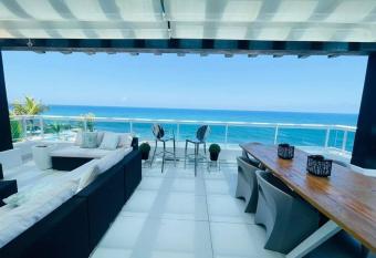 Arenas Penthouse on the beach has rooms with a private hot tub