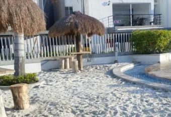 SANTAFE APARTASOLES has Balcony rooms