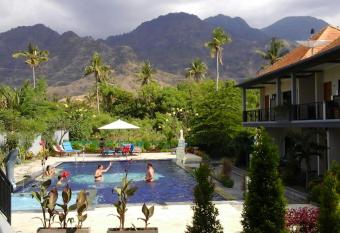 Antari Hotel Pemuteran has Balcony rooms