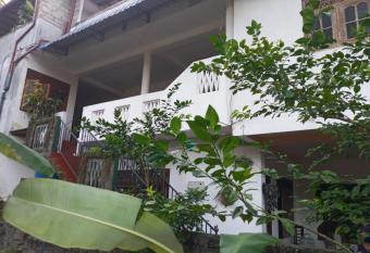 Pravindi Guest Home has Balcony rooms