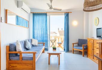 Can Vidal Cabrera has Balcony rooms