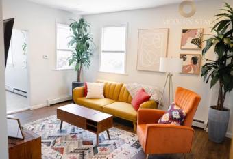 Rainforest Retreat 20m To Nyc Free Parking - Sleeps 16 allows 18 year olds to book a room