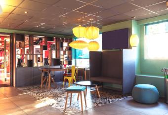 ibis Styles Lyon Centre Confluence allows 18 year olds to book a room
